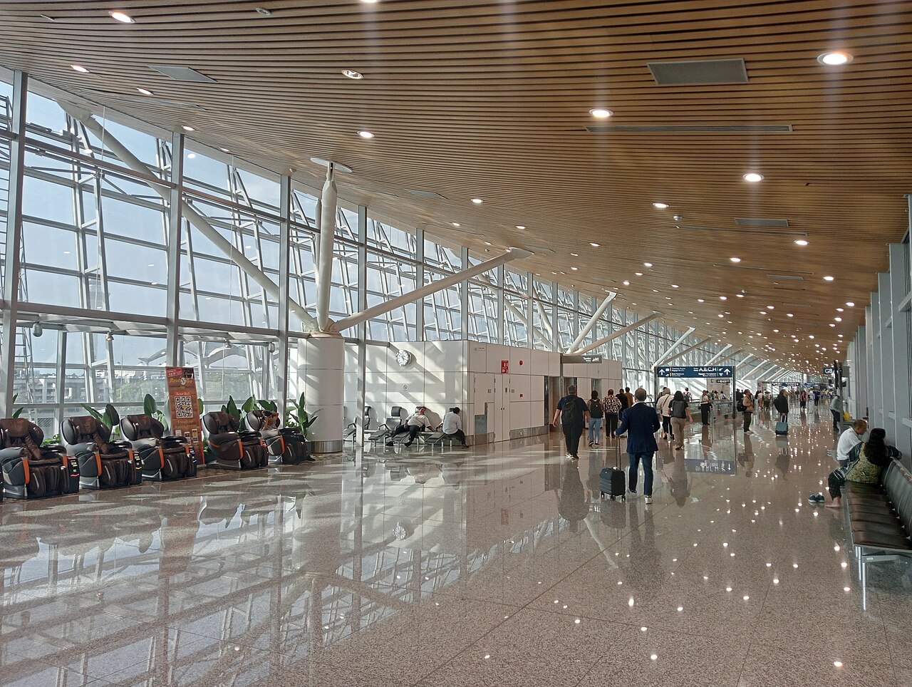 Malaysia airport pickup context for Senai Airport to Singapore transfer planning